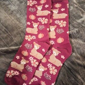 Deer Patterned Ladies Crew Socks - Burgundy